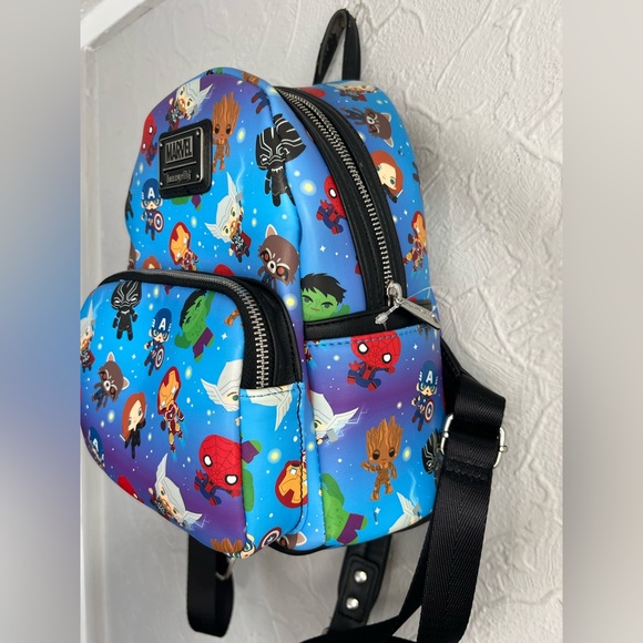 Disney Loungefly Marvel Avengers Mini Backpack - Picture 3 of 9